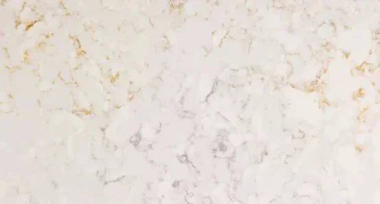 Surface en marbre blanc avec veines légères.