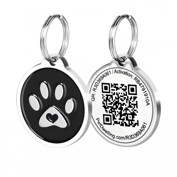 Back and front of a pet tag with a QR code with pet information to contact owners if lost