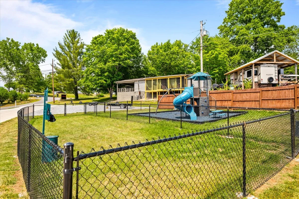 202-Dog Area.jpg