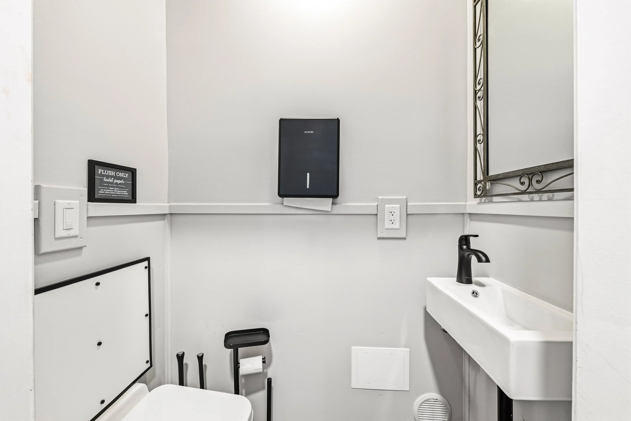 110-Laundry Area.jpg