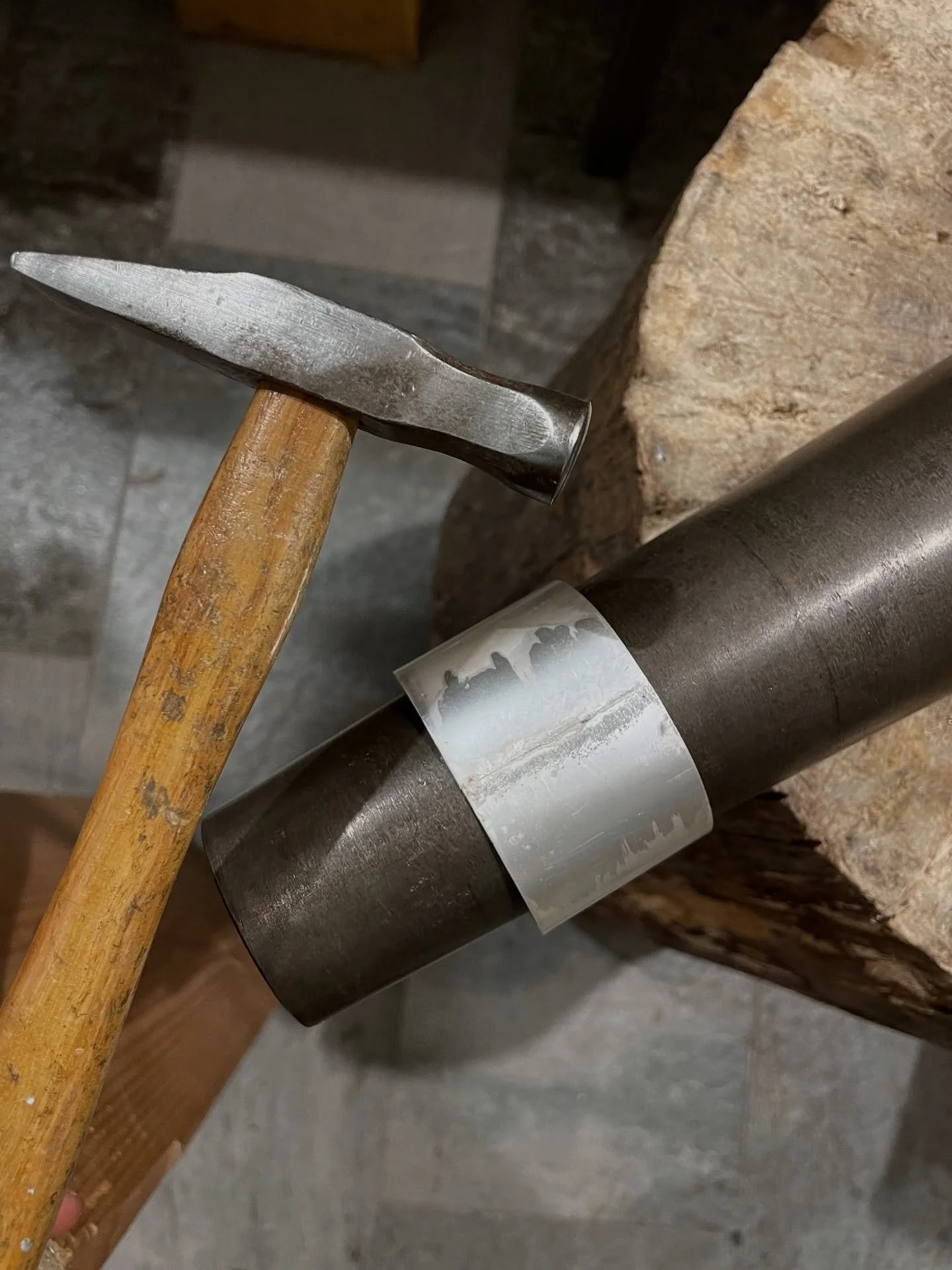 Bracciale alla schiava
.
.
Gioco di forme e incastri
.
.
Materiali:
Argento 925
Bronzo