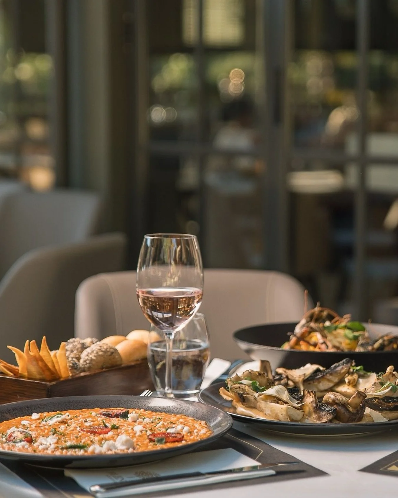 Lunch, but make it a table full of favorites.

#blendsglyfada #lunchtime #lunchbreak