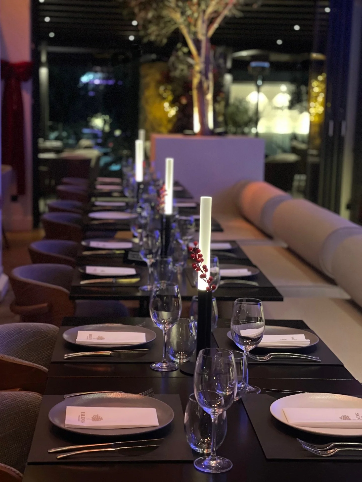 The kind of atmosphere you stay for.

#blendsglyfada #dining