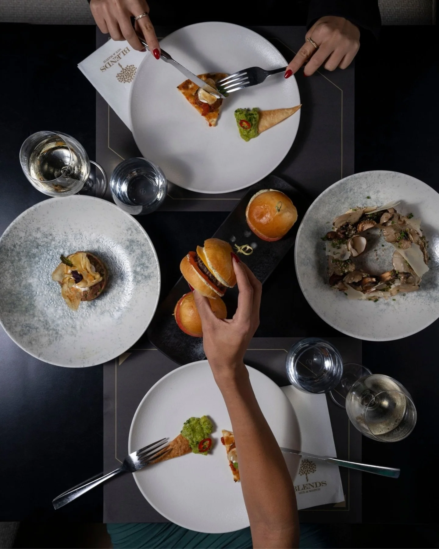 Lunch or dinner, good food tastes even better when shared. 

#blendsglyfada #blends #dinner #glyfada #lunch