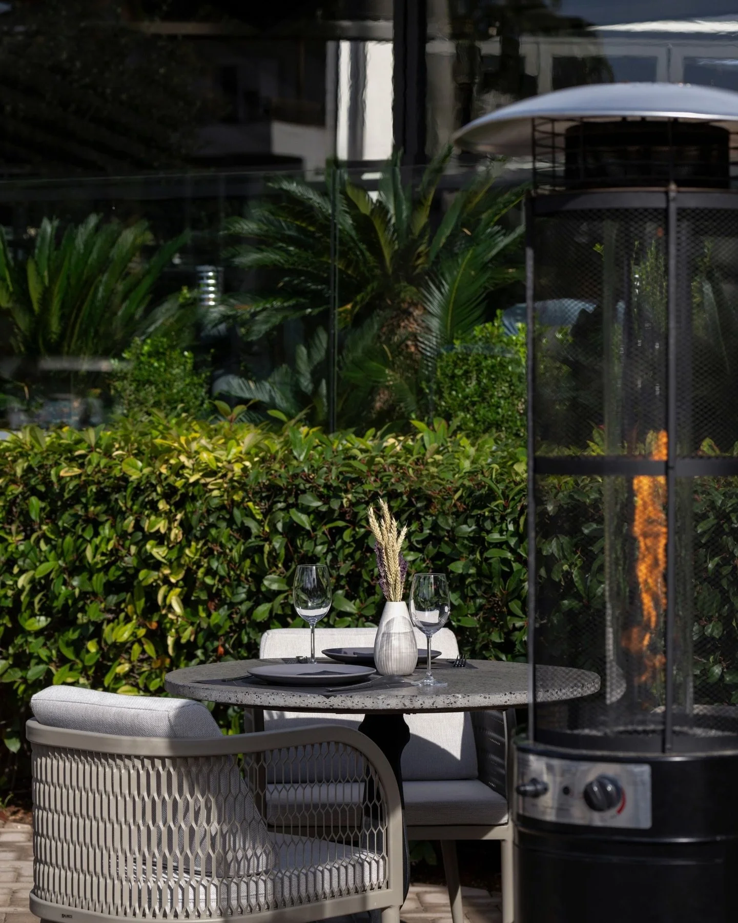 Where evenings in Glyfada feel different.
Great food. Fine wine. Firelight. Good company.

#blendsglyfada