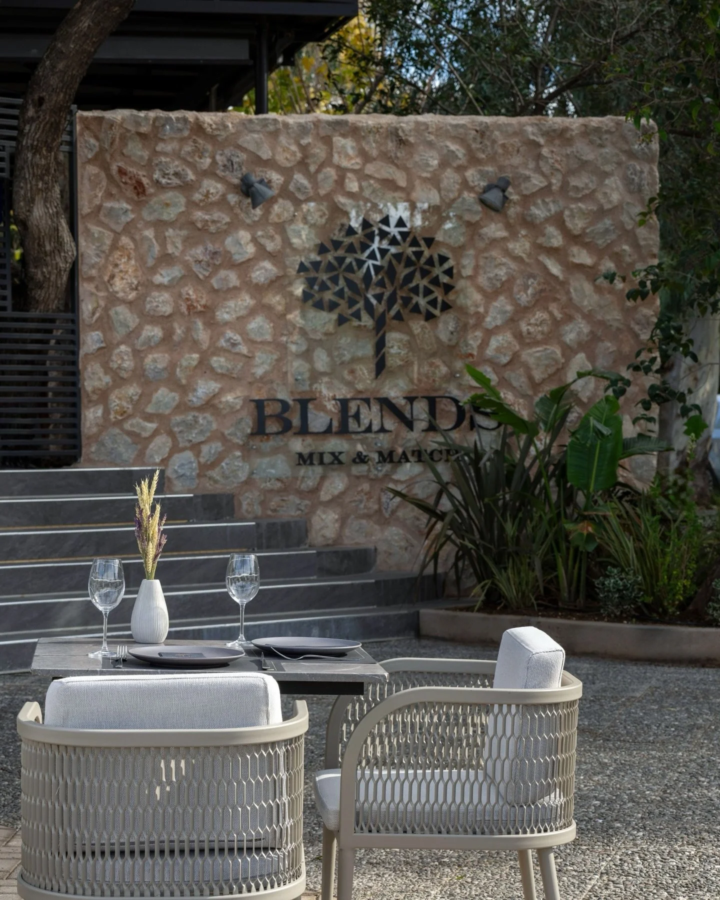 A Sunday table at Blends.
Slow moments. Beautiful flavors.

#blendglyfada #glyfada
