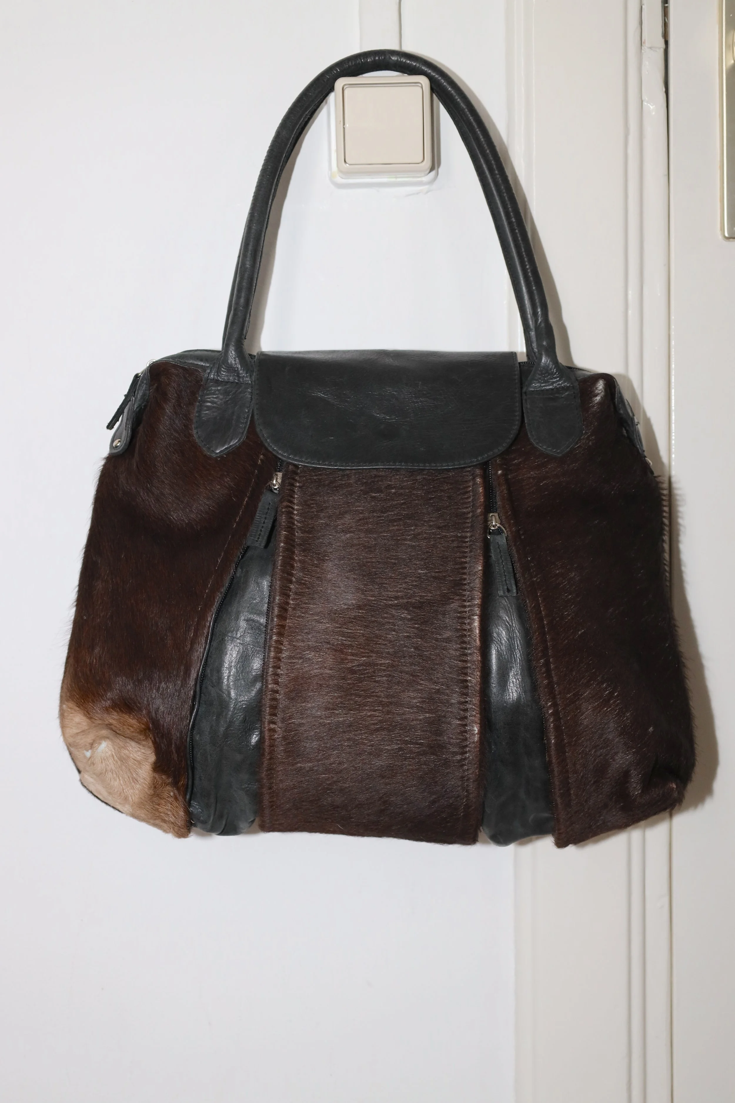 ZIPPER COWHIDE BAG