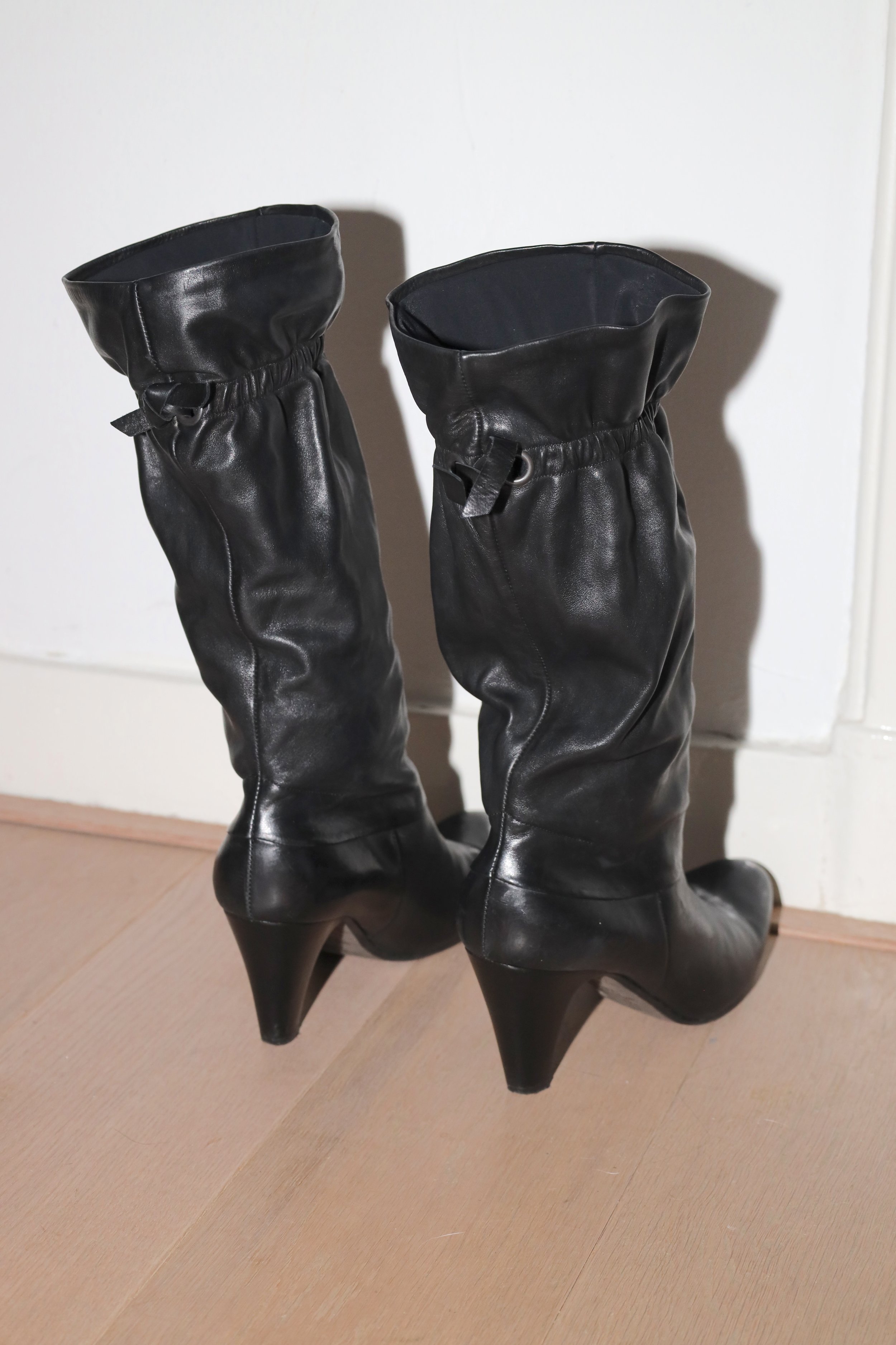 SLOUCHY BOOTS