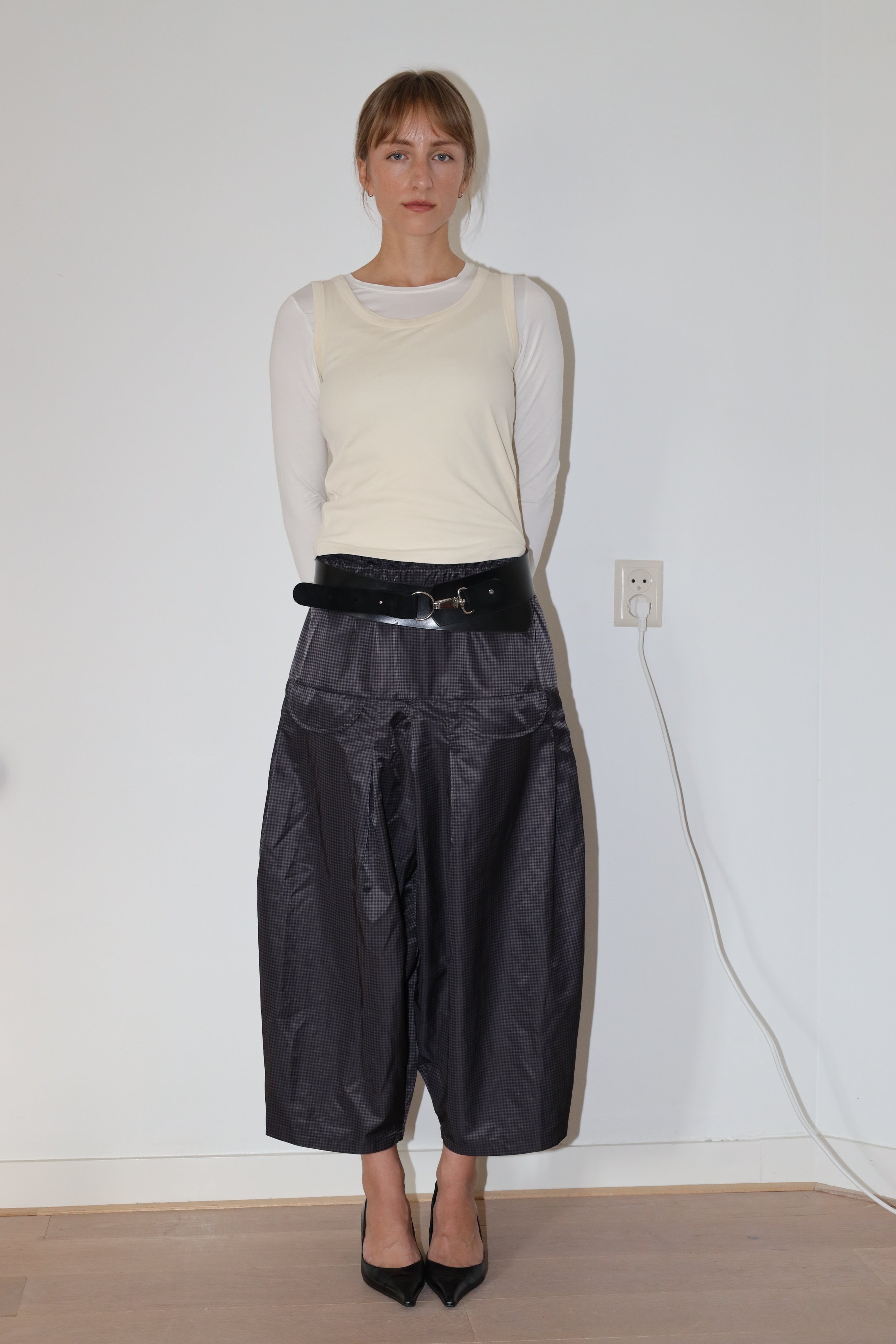 BARREL TROUSERS