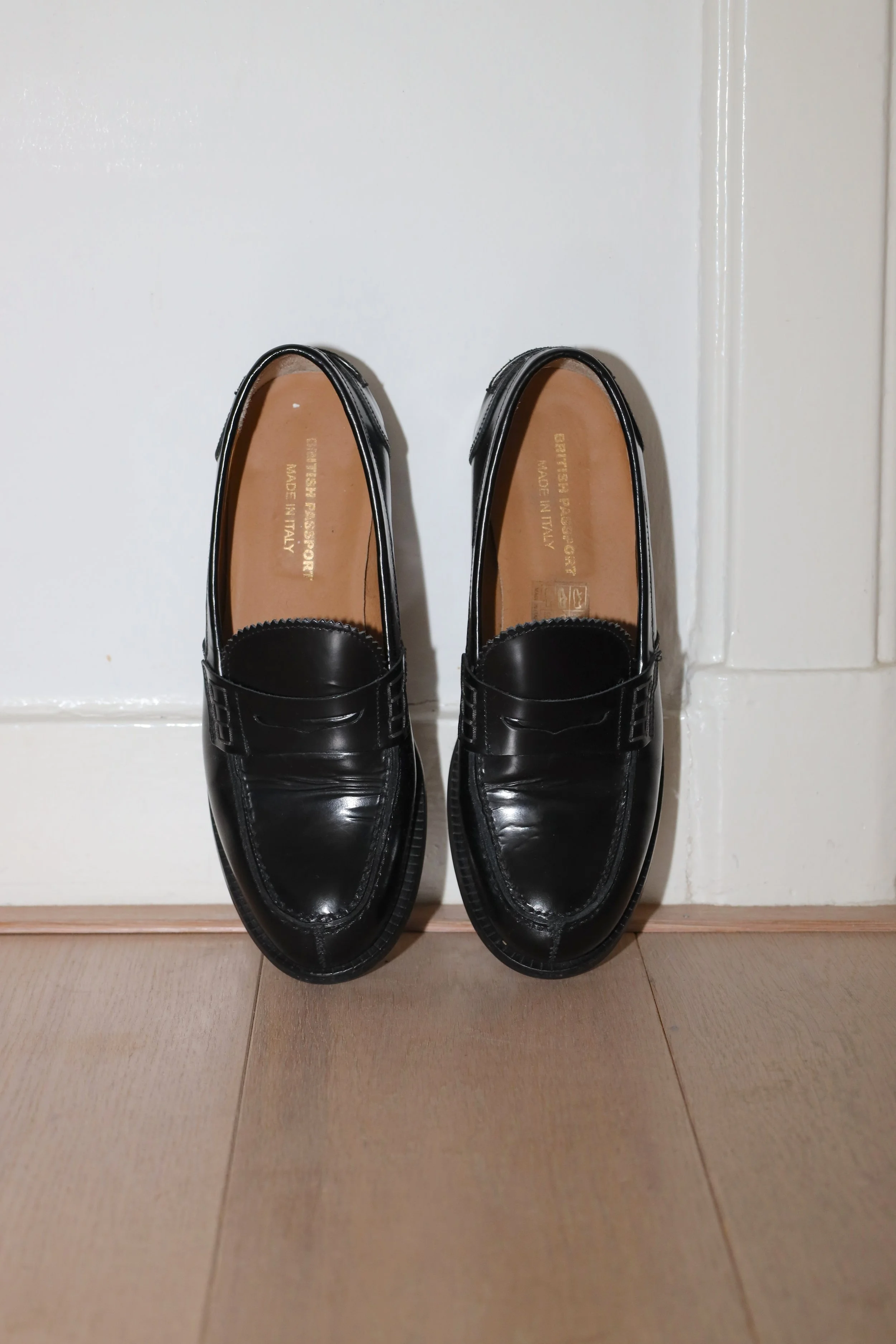 LEATHER LOAFERS