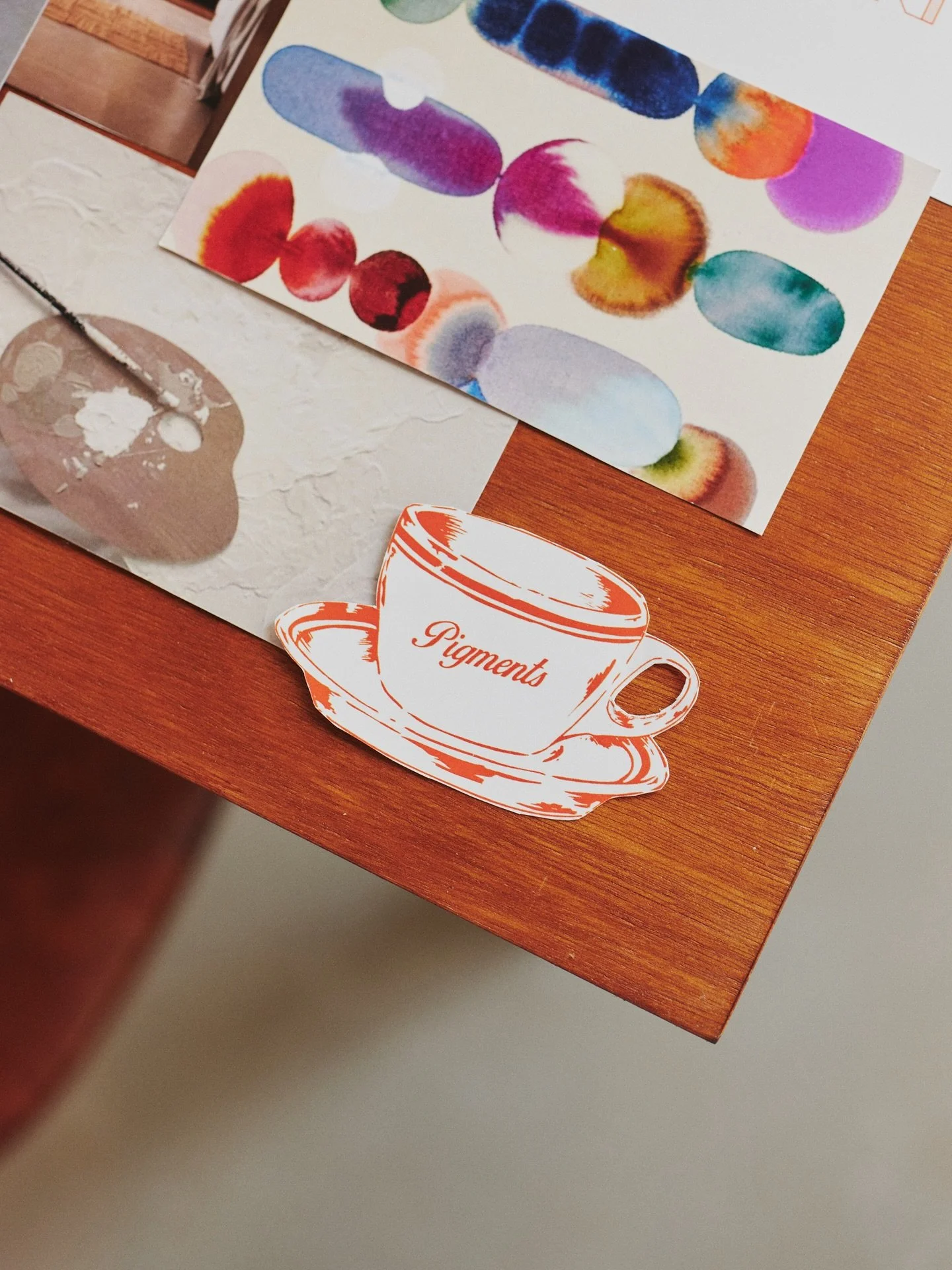 Images + couleurs + mati&egrave;res.
&Agrave; vous de cr&eacute;er la suite.