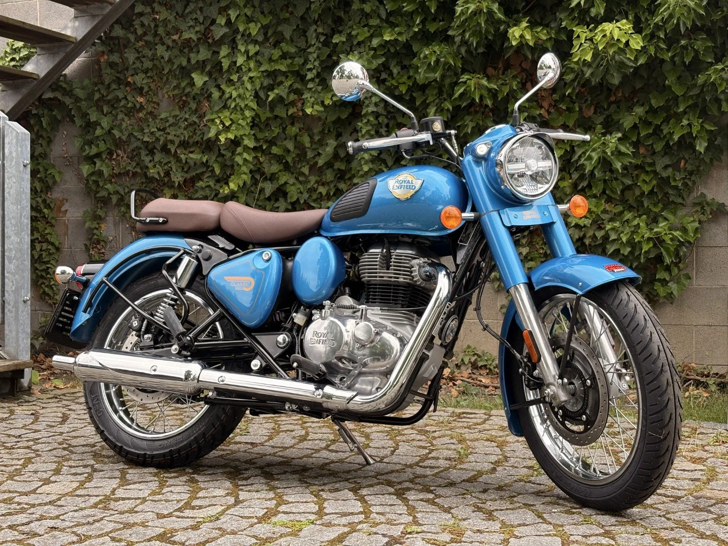 Classic 350 – Jodhpur Blue