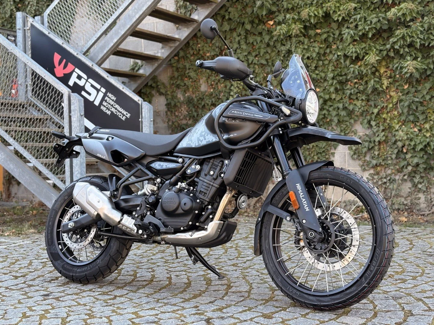 Himalayan 450 – Mana Black