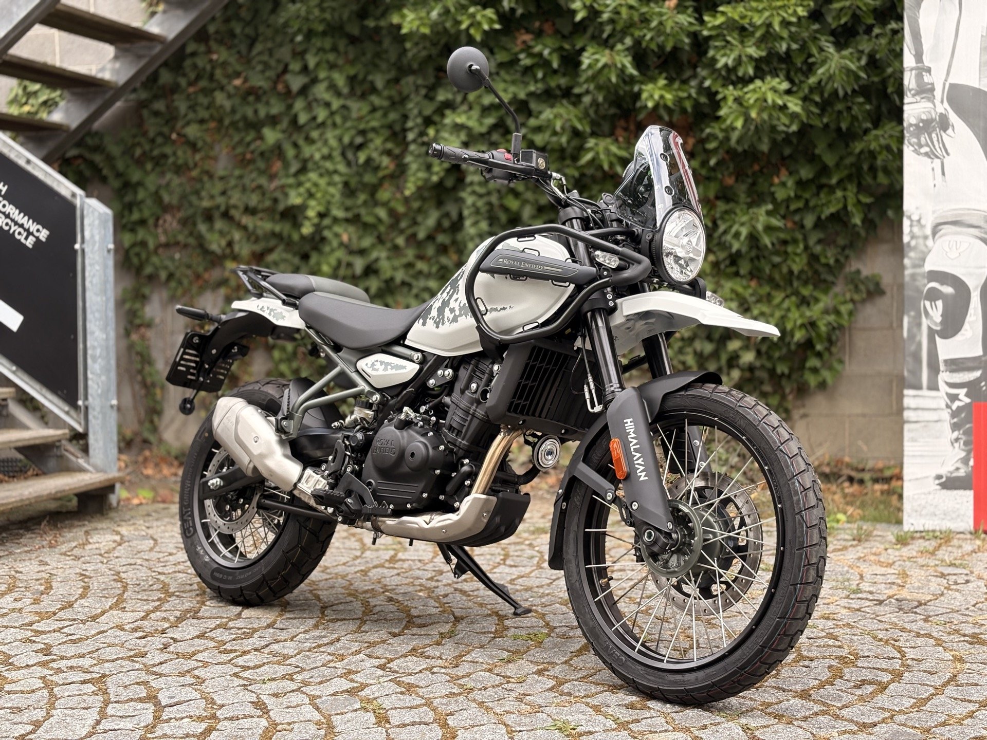 Himalayan 450 – Kamet White