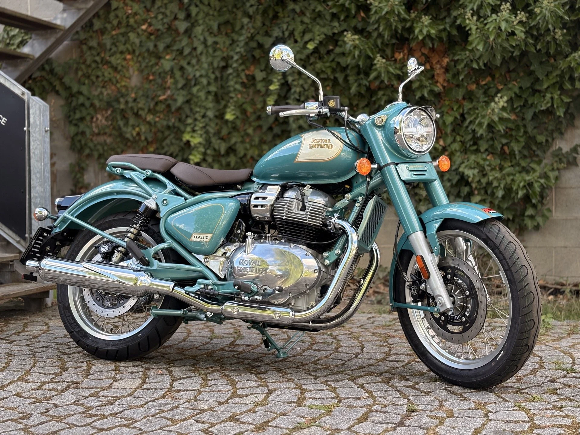 Classic 650 – Teal Green