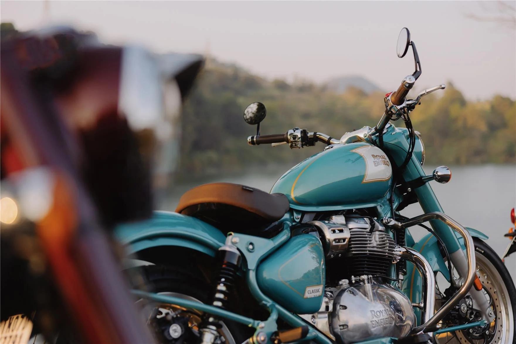 RE_Classic 650_111_050126113037.jpg