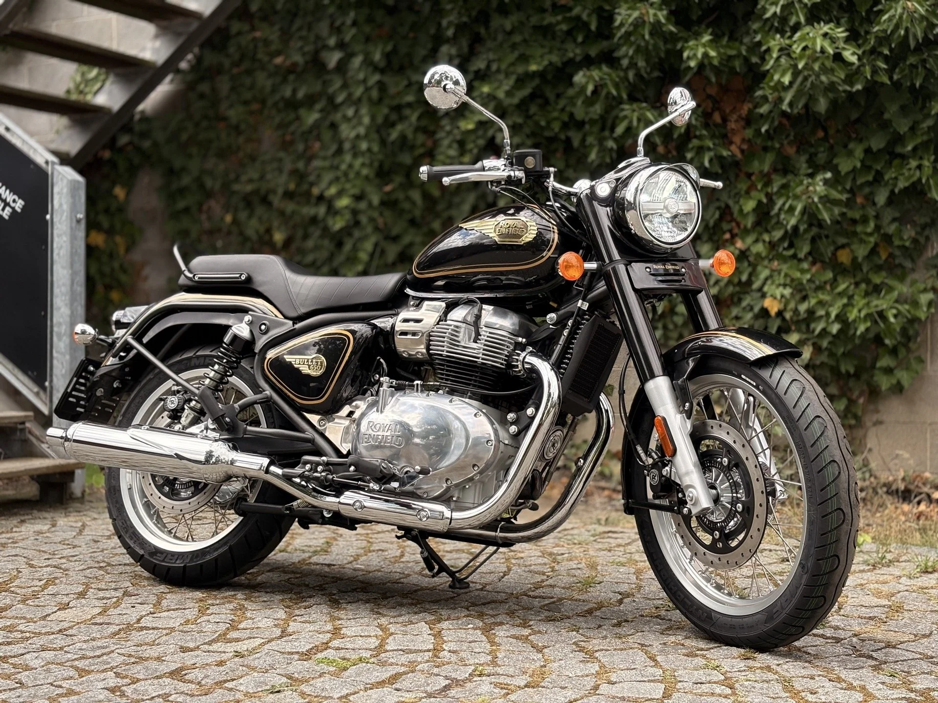 Bullet 650 – Cannon Black