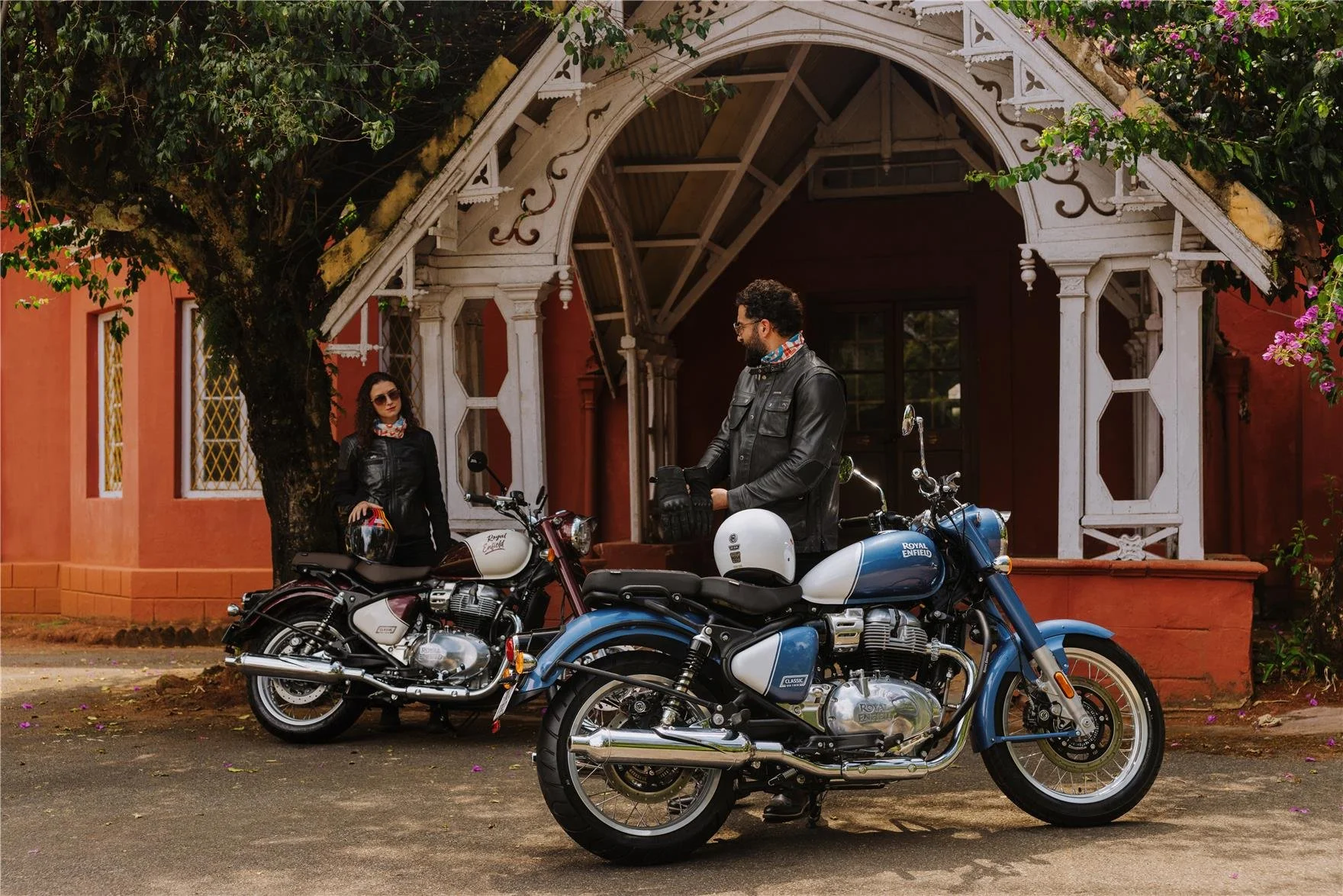 RE_Classic 650_92_050126113613.jpg