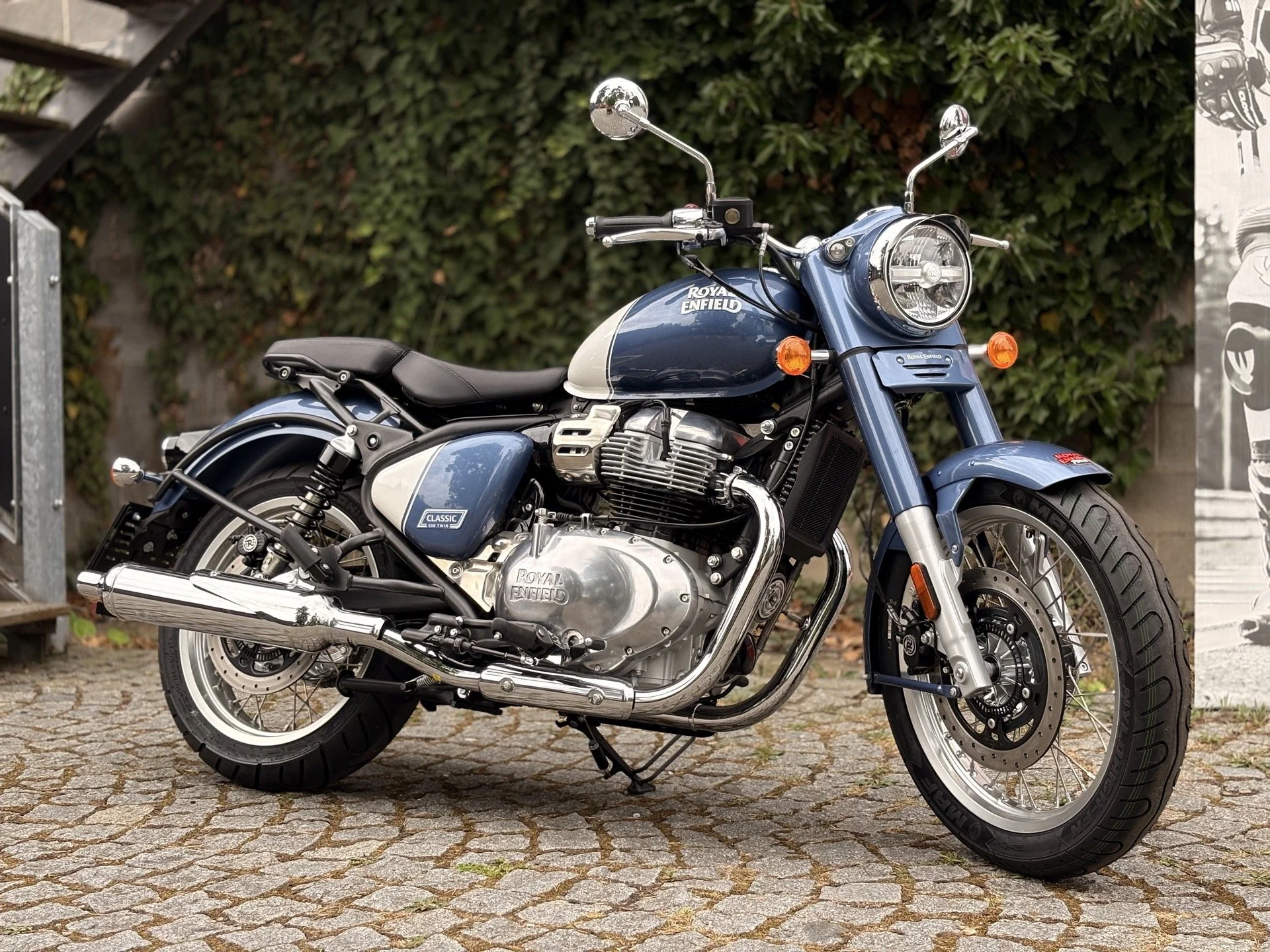 Classic 650 – Bruntingthorpe Blue