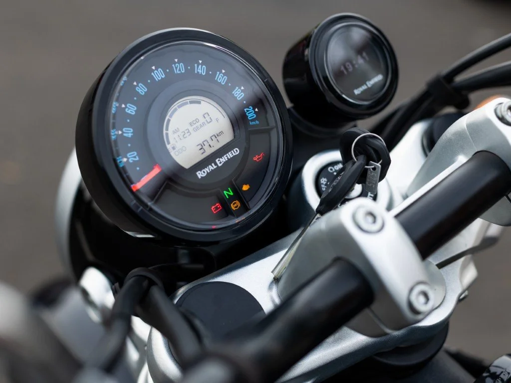 Super Meteor 650 details31 (Střední).jpg