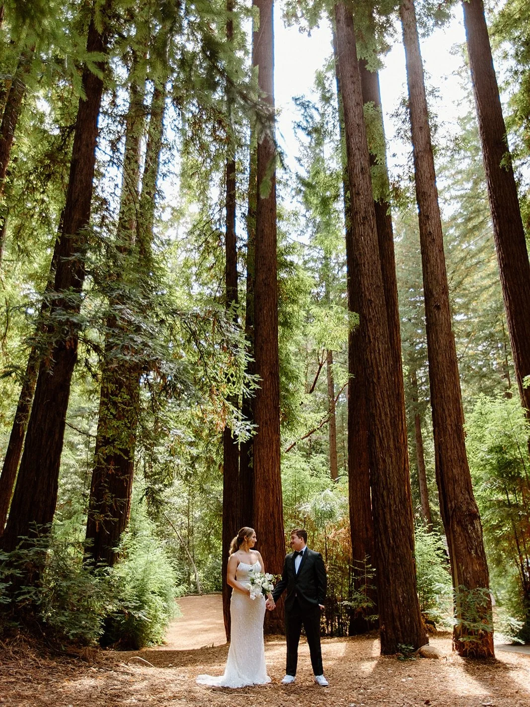 Happy 2nd Anniversary to&hellip;Me &amp; Brad!!!

&hellip;and no, I did not do the flowers on my own wedding day. I&rsquo;m crazy, but not that crazy (but I did do the rehearsal dinner blooms 😉) But anyways&hellip;this post isn&rsquo;t about flowers