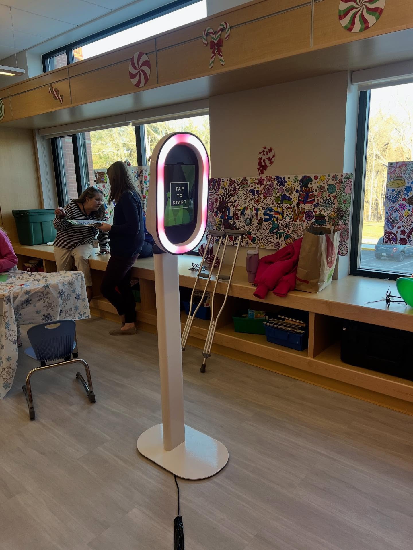 @seasidesnapsma is in our Holiday Fair Craft room this week! 

#seasidesnaps #photobooth #elementarymemories