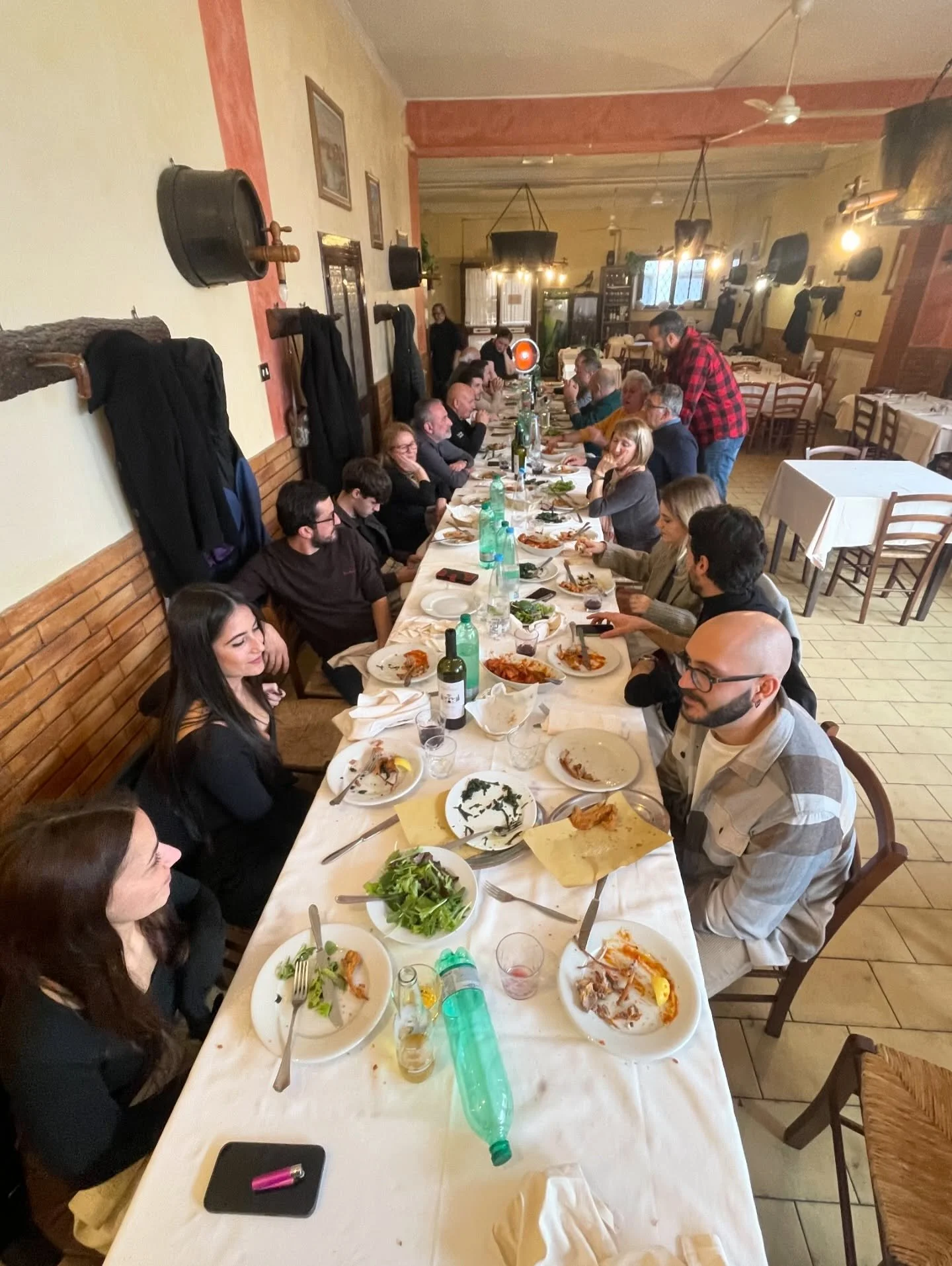 Oggi un bellissimo pranzo con tutto lo staff e le varie squadre che hanno contribuito alla ristrutturazione della nuova farmacia!
Di nuovo, un grazie di cuore a tutti: senza di voi nulla sarebbe stato possibile ❤️