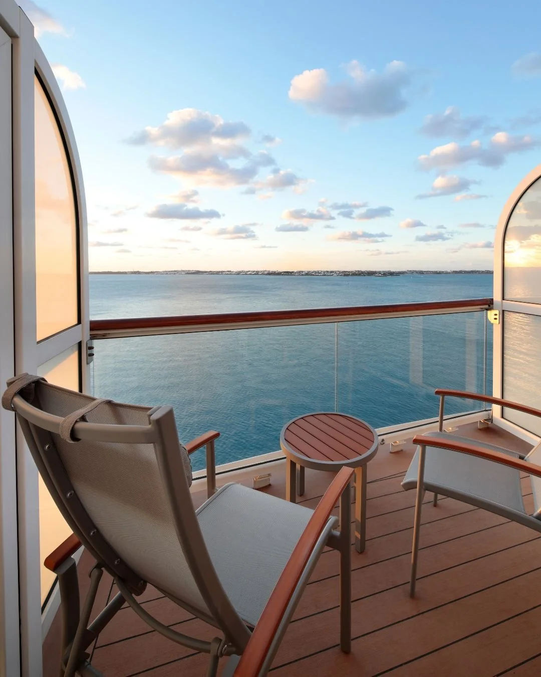 Wake up to the sunrise in the Bahamas ☀️🏖️. Celebrity Cruises makes it easy to travel the world &mdash; with relaxation every step of the way.

Book with me and get $50 onboard credit and drinks and Wi-Fi all included. 🌟

#TravelBetter #CelebrityCr