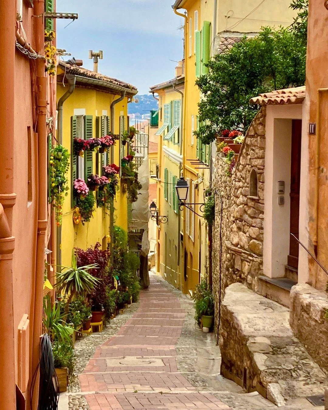 The French Riviera has a personality problem. In the best way.

Every town along the coast feels a little different, which is why clients often ask where they should stay.

Nice works best as a base. Easy access, strong food scene, and a mix of beach