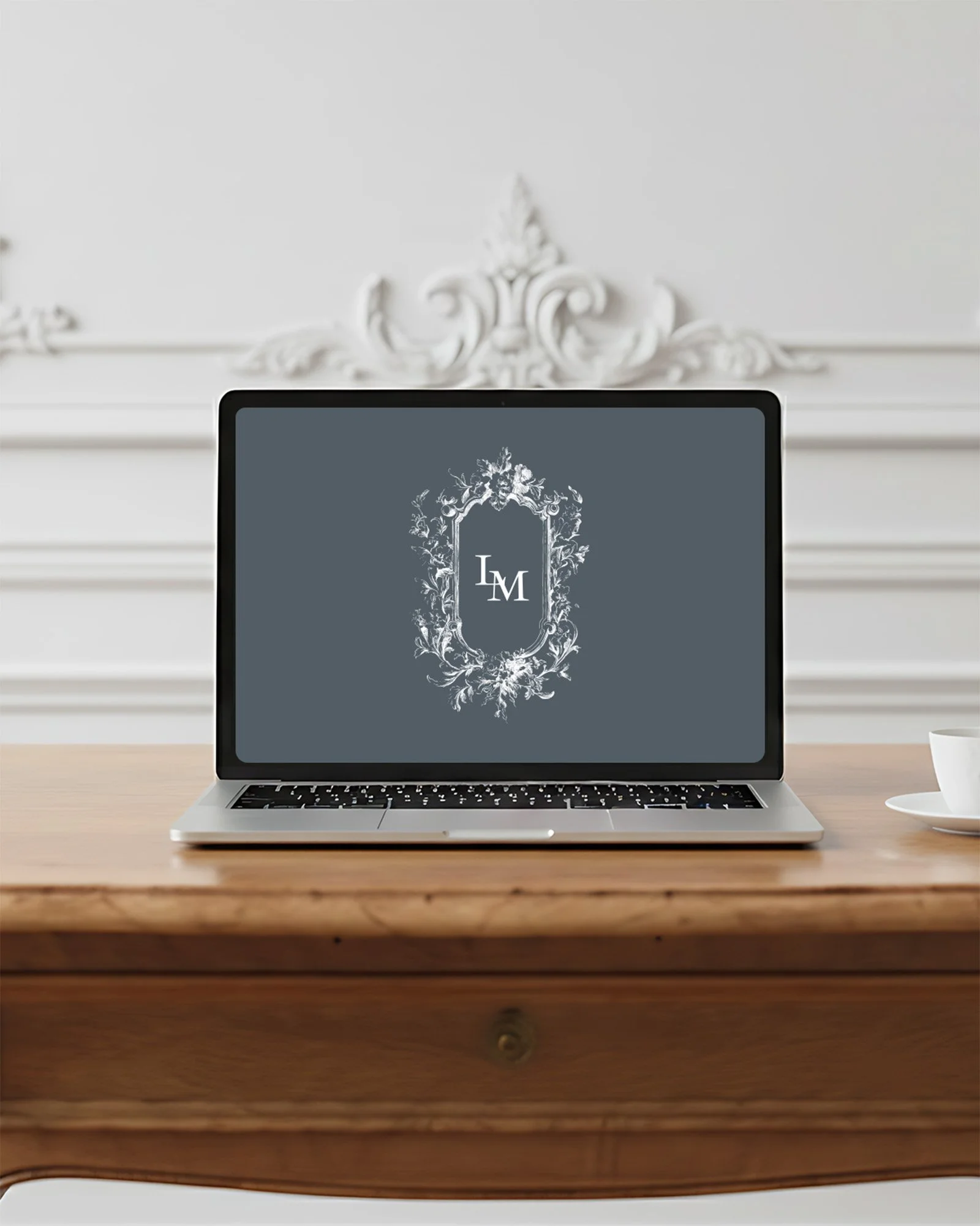 L’Atelier Moderne laptop.jpg