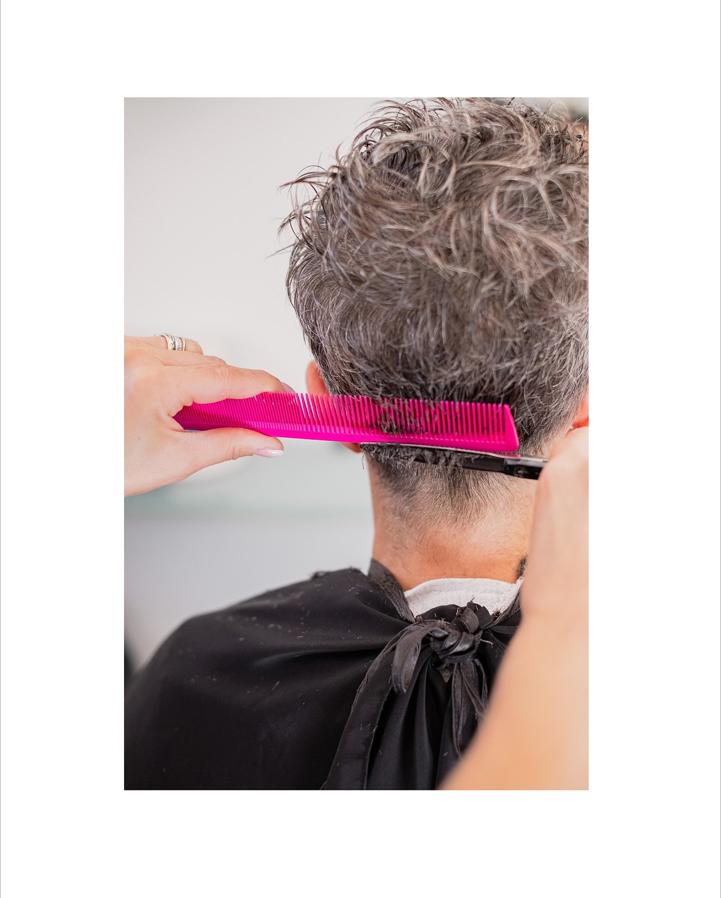 💆🏻&zwj;♀️✂️📸

@seven_newvisioninbeauty 
@immagine_parrucchieri_sermide 

#personalbranding #contentcreator #parrucchieri #parrucchiera #serviziofotografico #fotografiitaliani #brandingphotoshoot #smallbusinessphotography #smallbusinessph #smallbus