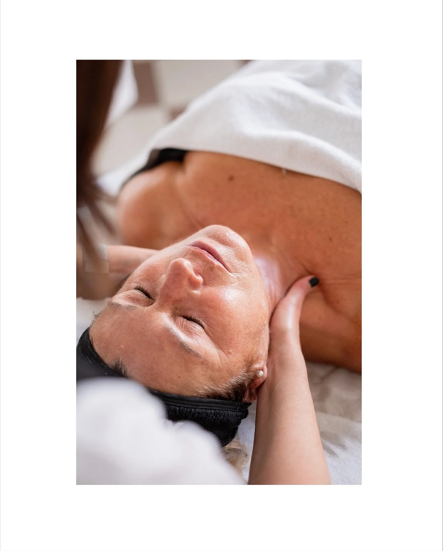 Un pomeriggio immersa nel meraviglioso mondo dell&rsquo;estetica avanzata di Perle Noire

@perle_noire_snc 

#esteticaavanzata #veronabeauty #personalbranding #personalbrandingphotographer #personalbrandingphotography #beautician #estetista #estetist