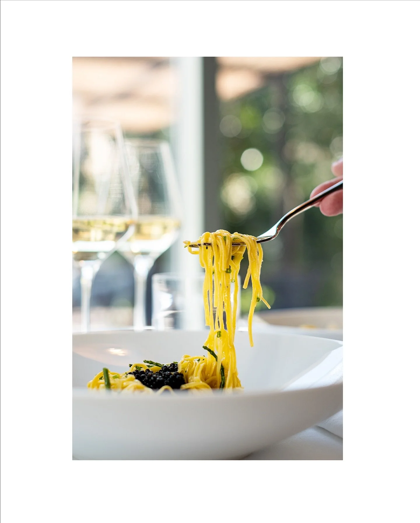 Simplicity is the ultimate sophistication.

@esperienzavegetale 
@ilmansio.lakegarda 
@valeonair_ 

#foodtography #foodphotography #foodphotographer #lakegarda #gardalake #vegan #veganfood #ristorantevegano #lagodigarda #brightfoodies #desenzano #dea