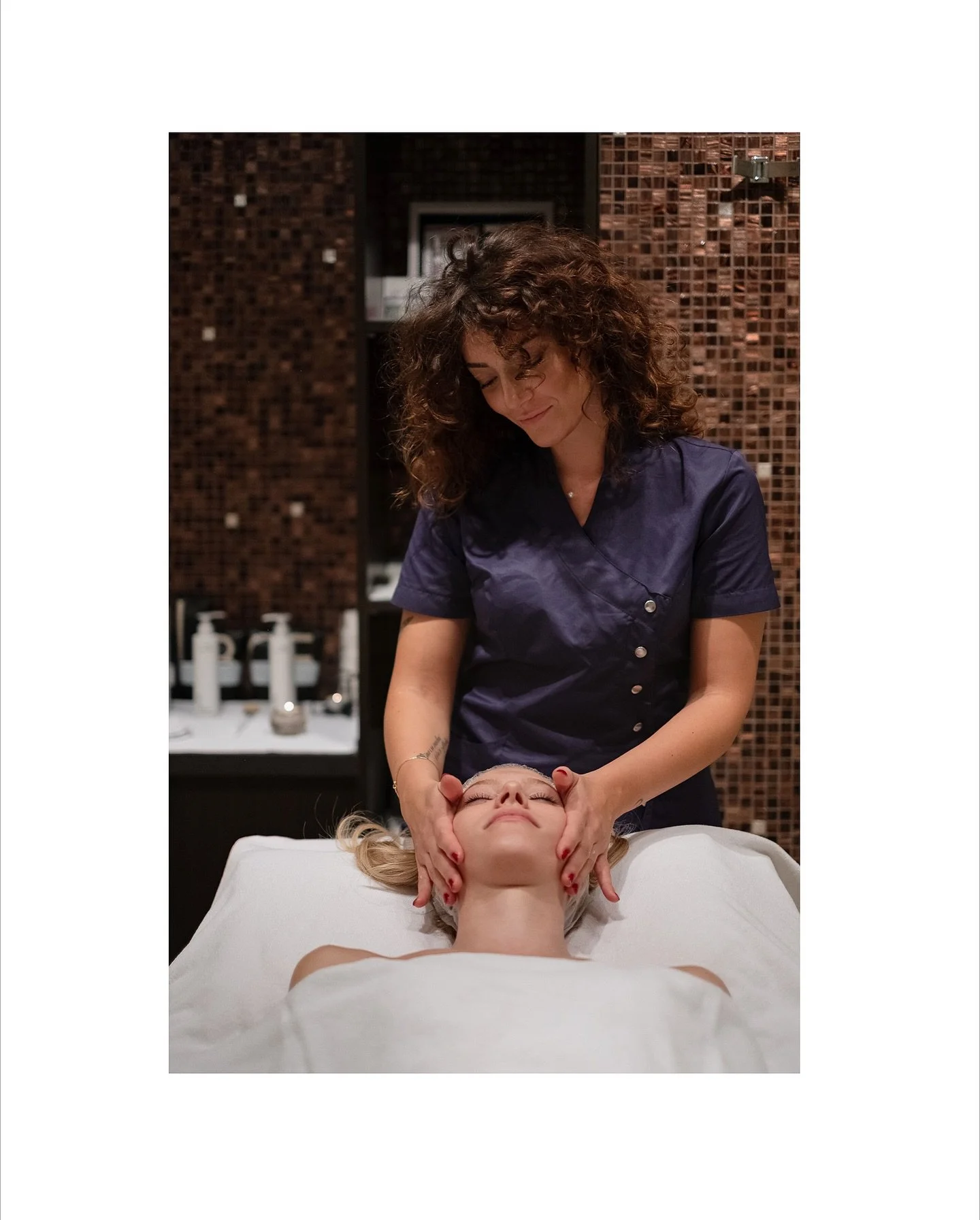 Un&rsquo;altra bellissima esperienza nel mondo dell&rsquo;estetica.

Per Polvere di Stelle ho voluto costruire un immaginario visivo diverso dal solito: pi&ugrave; profondo, avvolgente, quasi sospeso.

Un centro estetico che unisce tecnologia e ritua