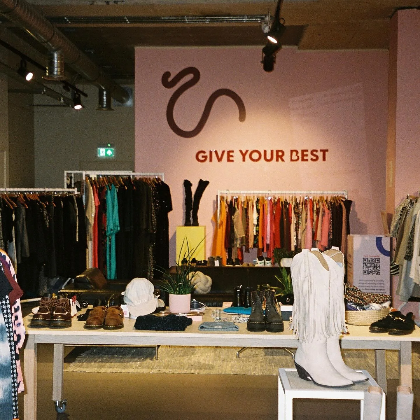 Hang Up x Give Your Best 🩷❤️ the best collaboration since Thelma and Louise, with equally cool outfits.
Shop our Guest Edit for 1 more week @giveyourbest.shop

📷 @esmekingdom