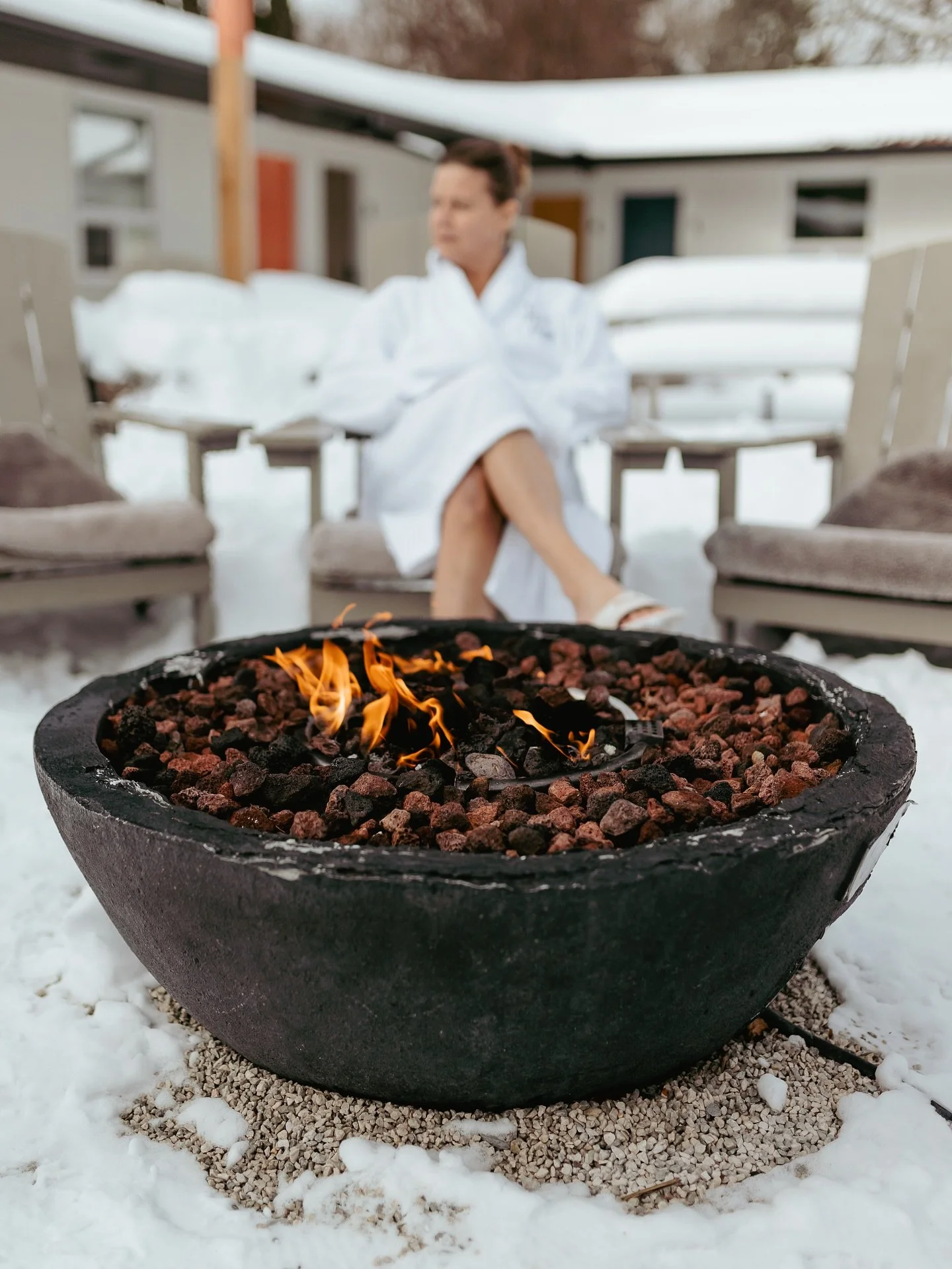 Add daily sauna sessions to your itinerary this winter season ❄️🔥 Our courtyard sauna is the perfect way to start or end your day exploring Georgian Bay. Book your winter stay at pennysmotel.ca