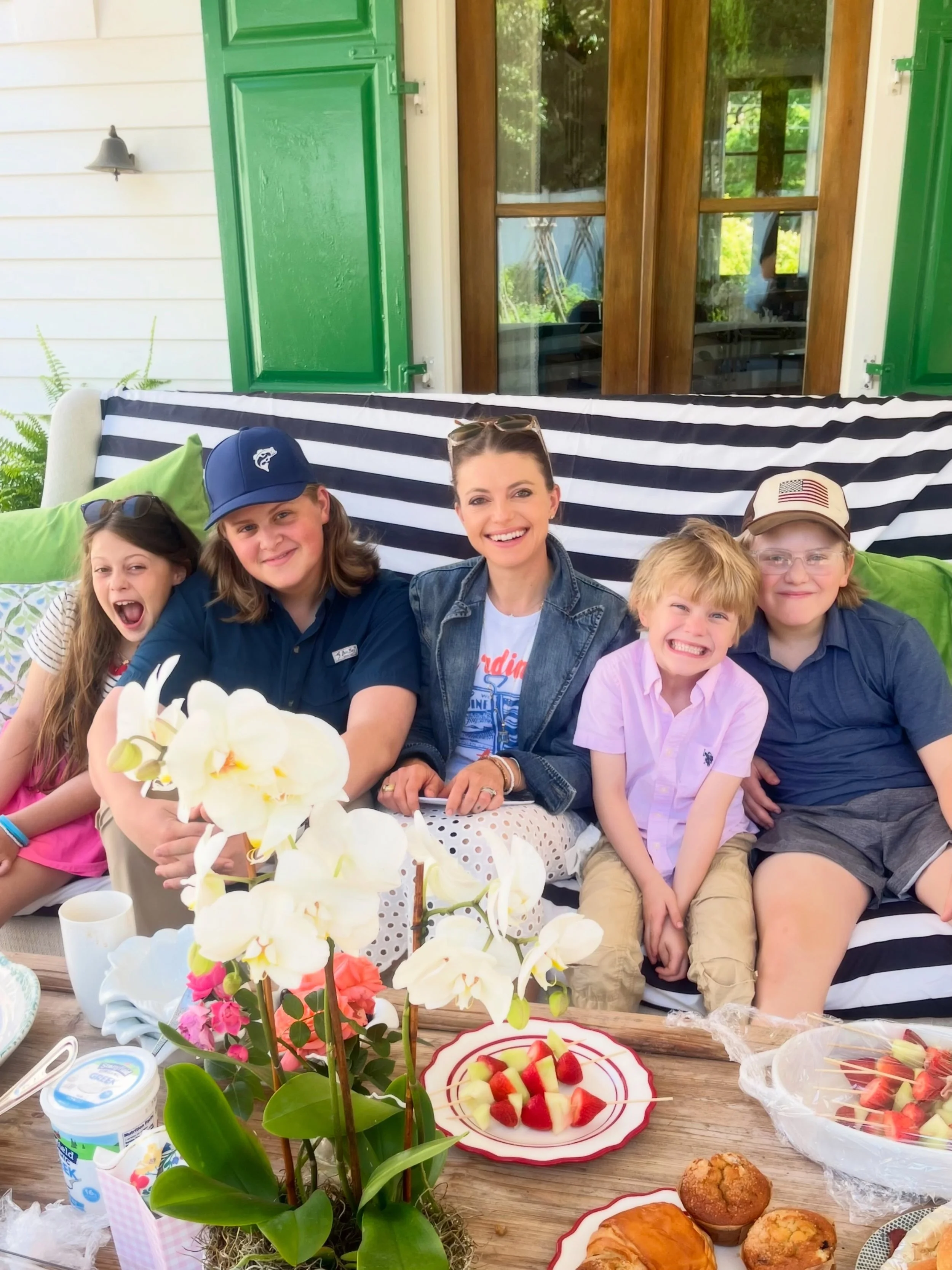 My four chick-a-dees are seen here captured in a brief moment of sitting down with me and I am sharing proof of it. How blessed am I to have the honor and privilege of being their mama , homeschooling with them, and I get to paint a little too 💐🖼️
