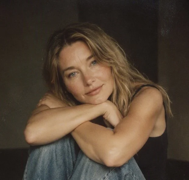 Kelli Lane Redfield, LMFT. Somatic EMDR Therapist, Escondido, CA. Woman looking at camera with empathy, wearing casual outfit.