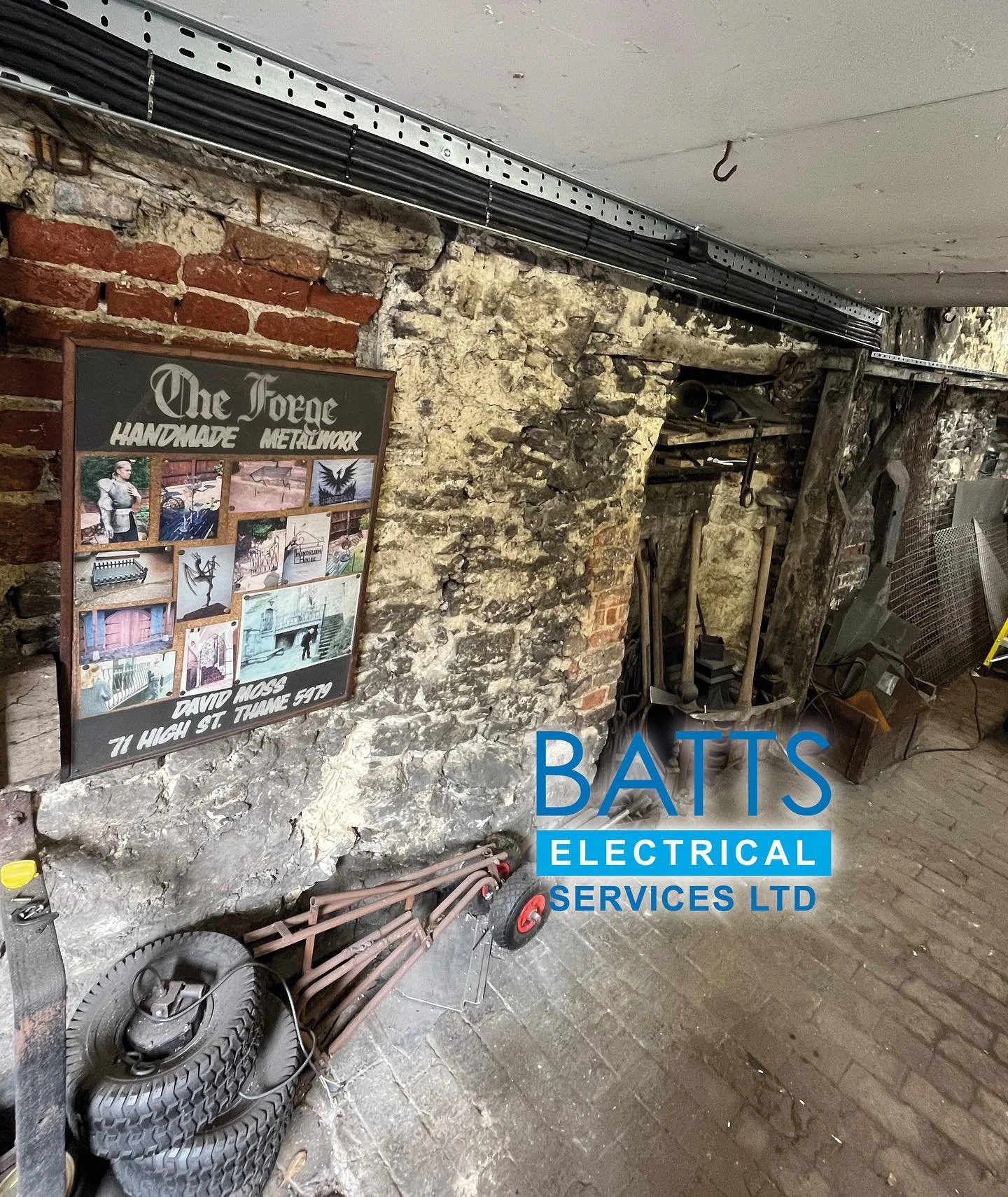 Some before and afters of a rewire carried out for a forge in Thame! 
For any enquiries contact us:
By Email: info@battselectrical.co.uk
Or send us a Direct Message!