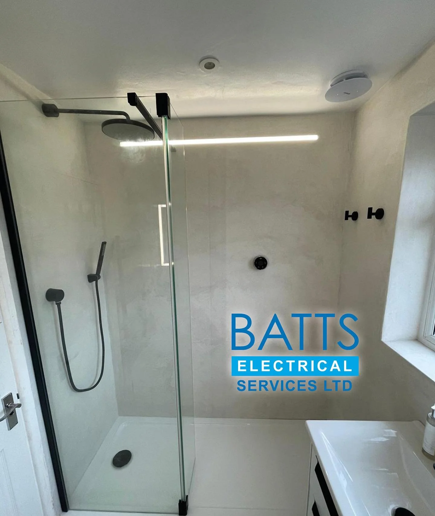 A Recent bathroom refurb, with decorative LED lighting! 
Carried out for @batts_building_and_decorating 
For any enquiries contact us:
By Email: info@battselectrical.co.uk
Or send us a Direct Message!
