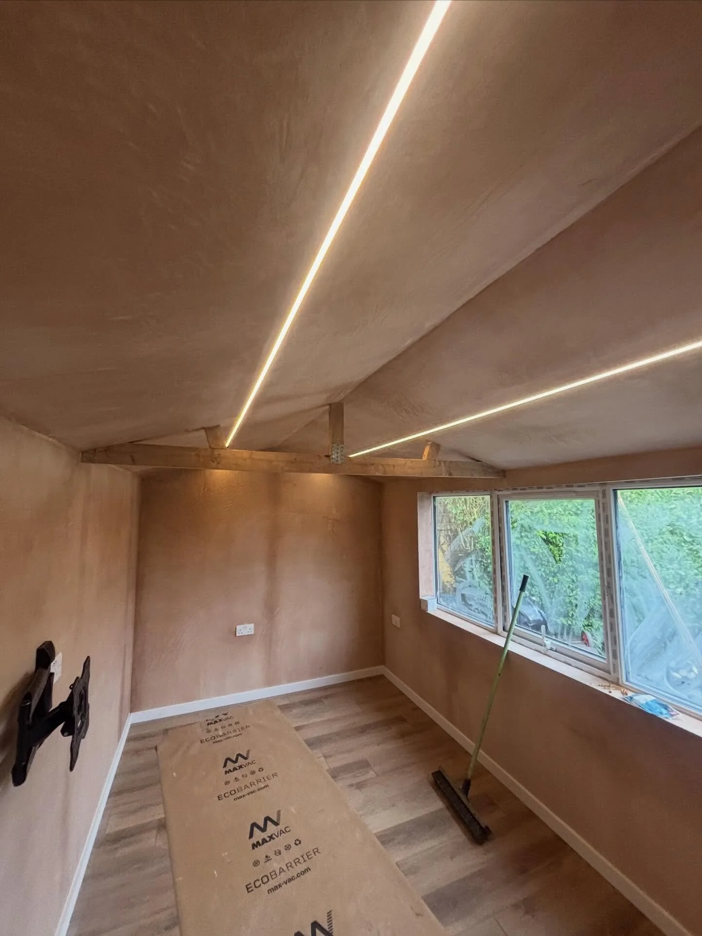 🎮 Shed Conversion &ndash; Games Room

Electrical installation completed for a shed conversion into a games room. Works included a feature ceiling LED strip lighting installation, new power outlets, and additional lighting to create a great atmospher