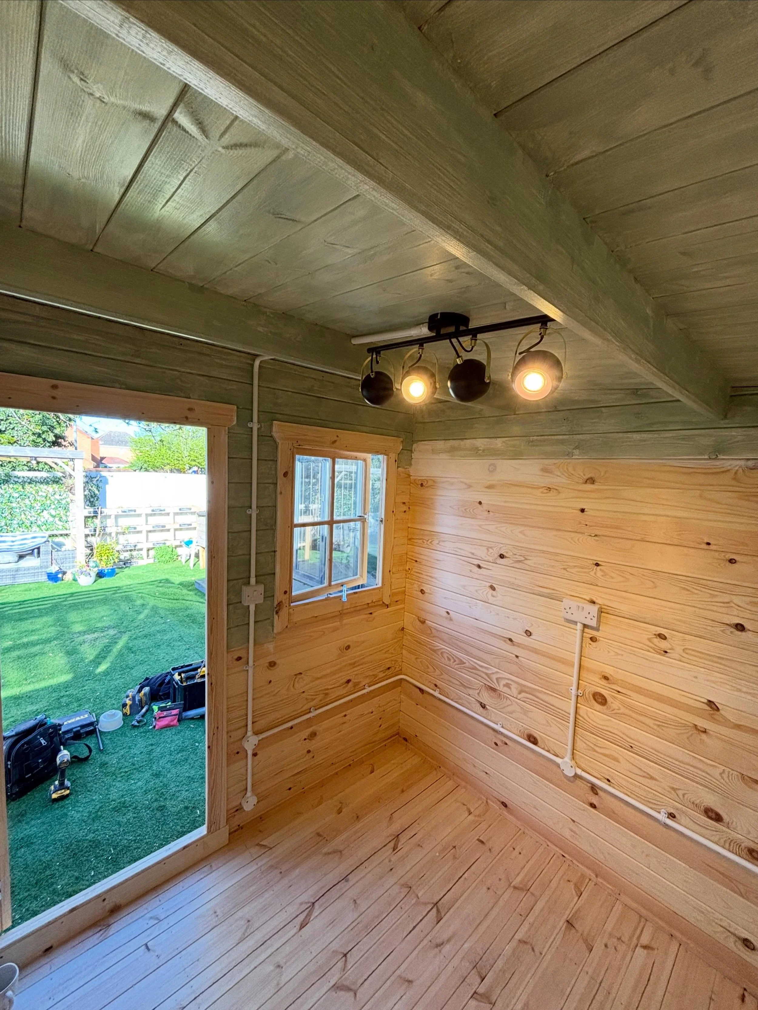 Garden Office ⚡️

Recently completed the supply and internal wiring for this garden office. Surface mounted conduit throughout for a smart, clean finish. Everything the client needs to utilise the space for the summer months!