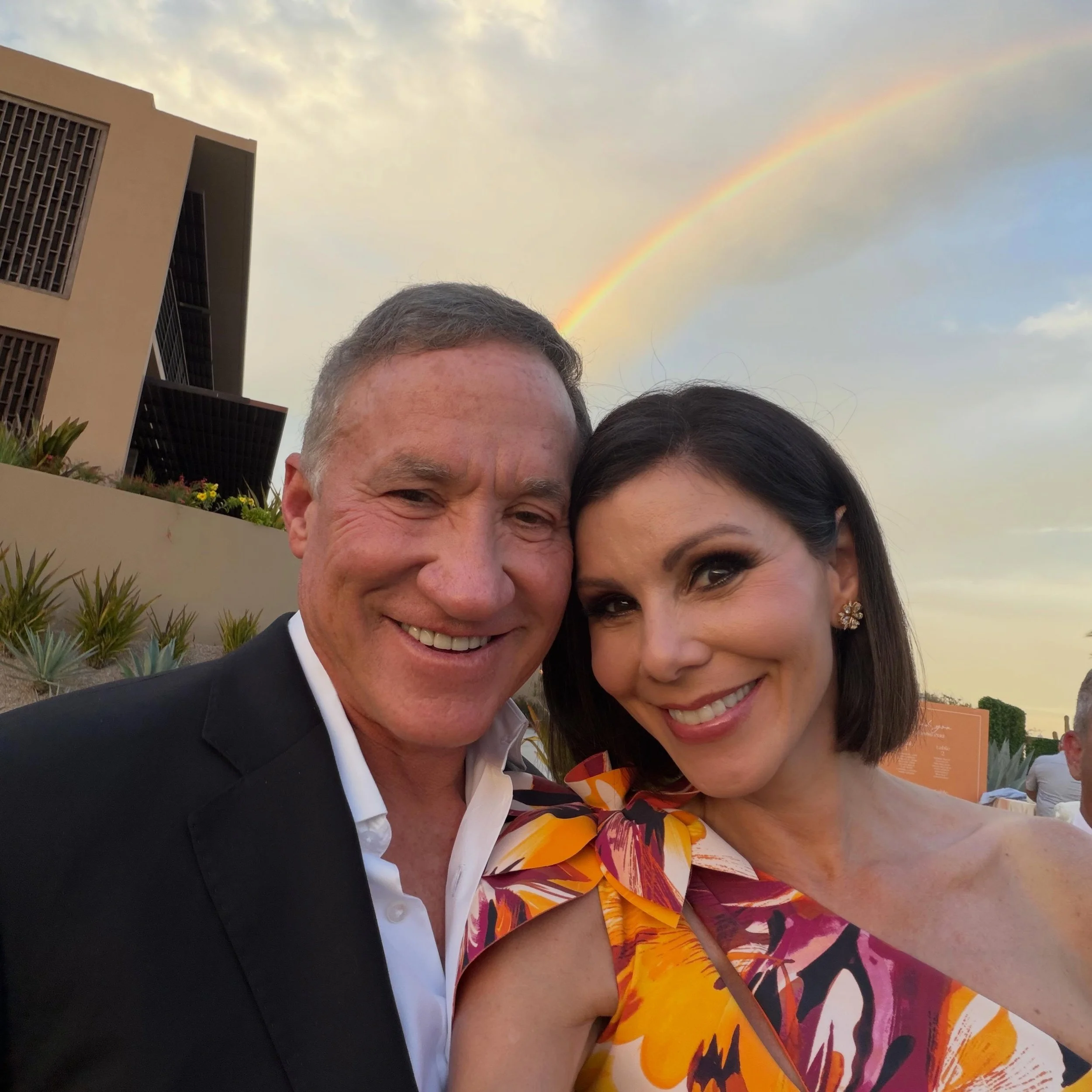A little reminder from the universe. 🌈

As proud allies, being exactly who you are isn&rsquo;t something to hide&hellip; it&rsquo;s something to honor. And loving who you love is always worth celebrating💃🏻❤️🍾

Happy Pride Month !🌈🌈🌈🌈🌈
