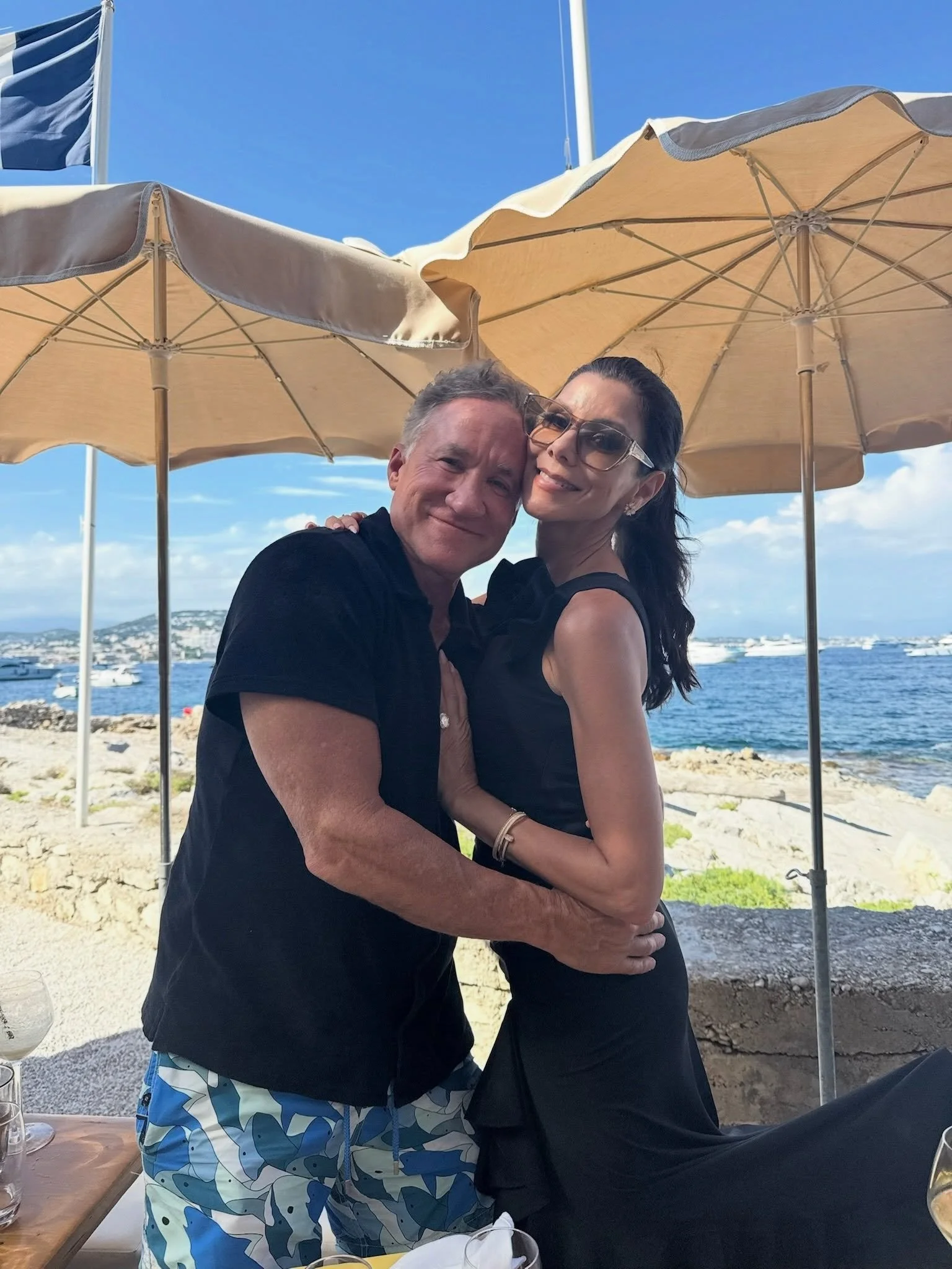 27 years of marriage and we still have the hots for each other !!! 🥂❤️ Let&rsquo;s talk about the one simple rule I&rsquo;ve lived by since day one in our relationship. Swipe to see what I mean &hellip; 👉🏼

#marriageadvice #relationshipgoals

I ge