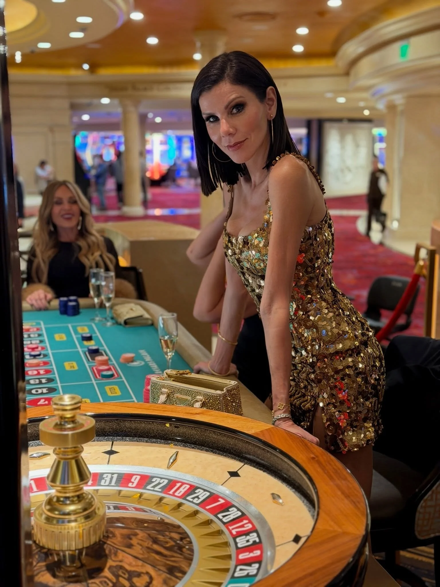 What happens in Vegas ( and the Grand Canyon ) defines what stays in Vegas - but lots of laughs while we are there ! 🤣🏜️🍊💃🏻🤷🏻&zwj;♀️ Tune in tonight on @bravotv !!! 

#rhoc #rhocseason20 #bravotv #realhousewivesoforangecounty #whathappensinveg