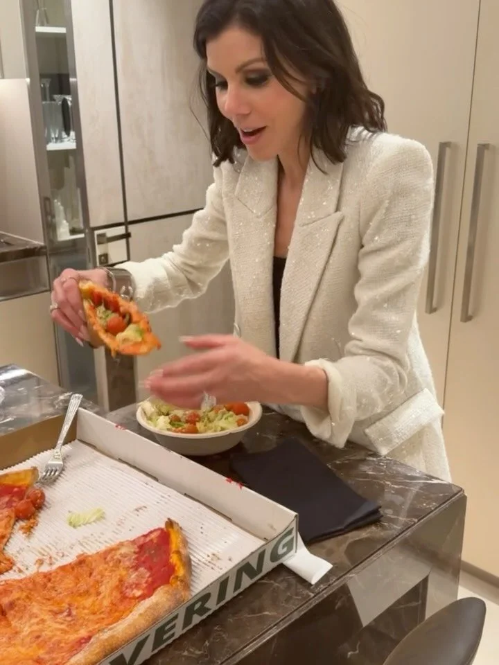 Tonight on RHOC &hellip; 🍊 @shannonbeador&rsquo;s birthday, the @iheartradio awards , lunch at @javierscantina , @jennifer.pedranti&rsquo;s picnic party and I ate standing up out of the pizza box &hellip; one might say I&rsquo;m trashy 🤦🏻&zwj;♀️🤷