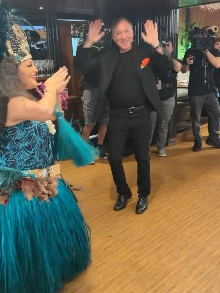Limbo, Leis and loose lips &hellip; or for @drdubrow loose HIPS 🤷🏻&zwj;♀️🌺💃🏻🤣 Tonight on #RHOC !!!

My looks are linked on ShopMy !!! 🛍️

#realhousewivesoforangecounty #rhocseason20 #rhoc20 #bravotv