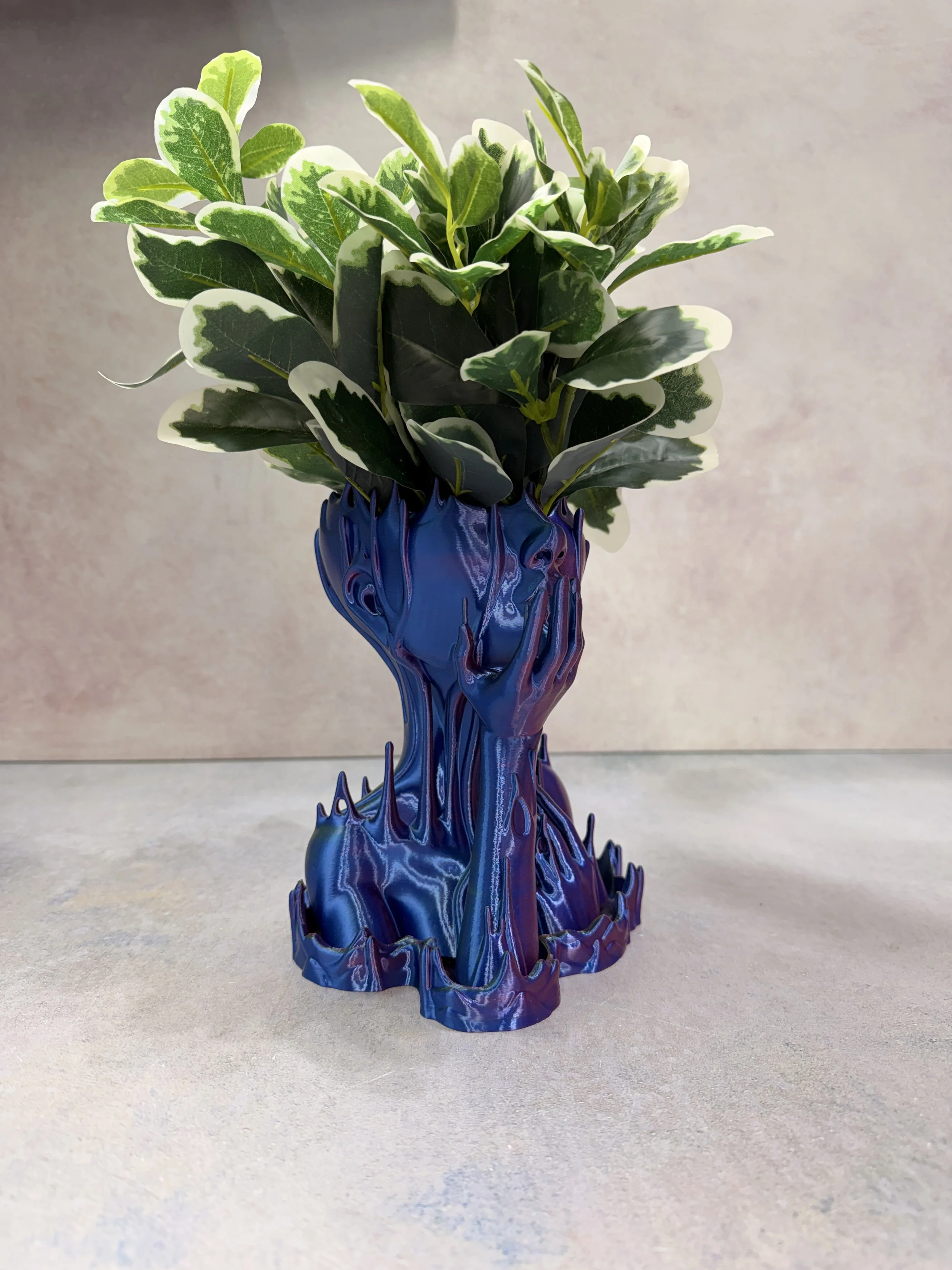 MELTING GIRL PLANTER