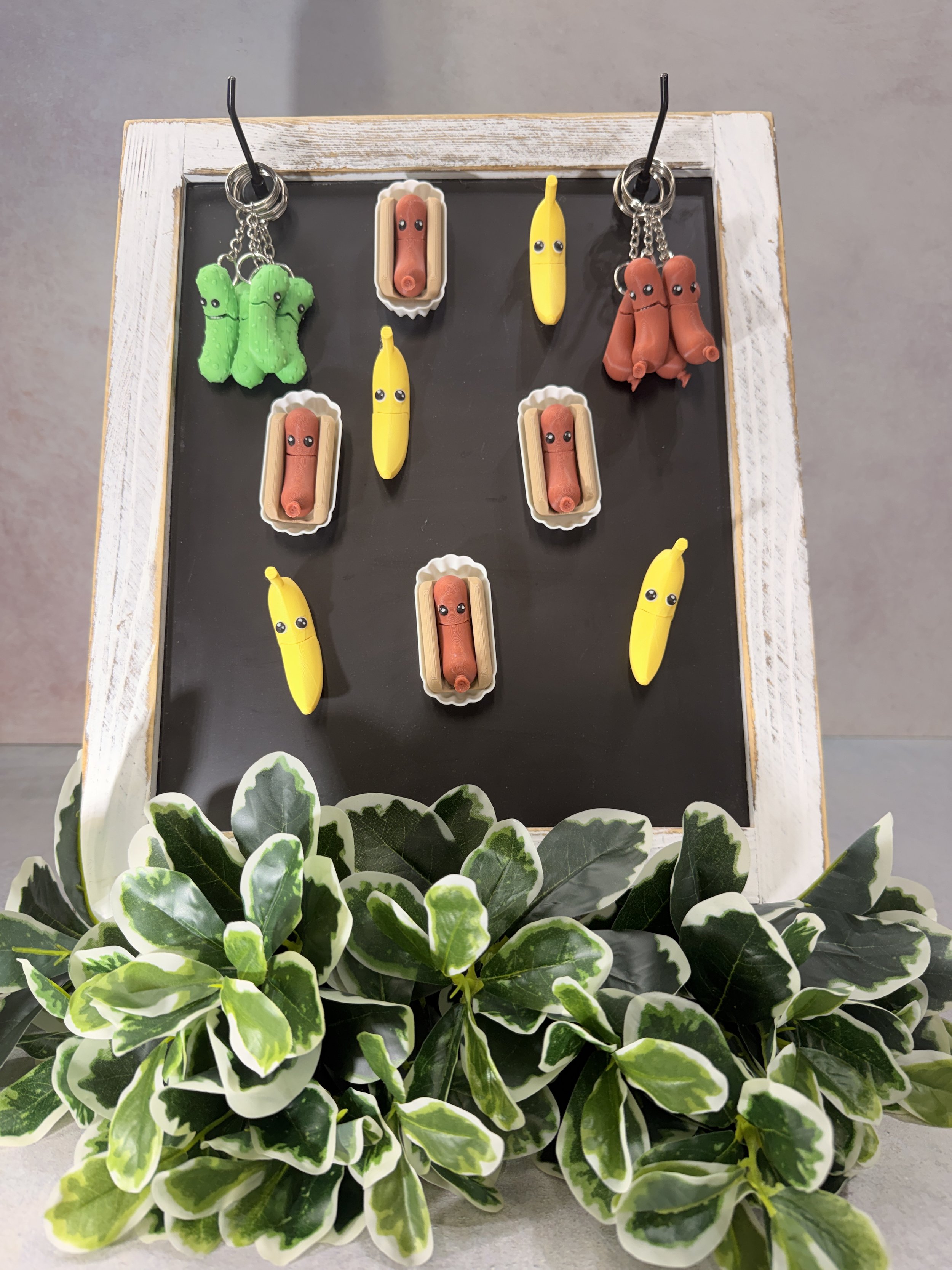 FUNNY FOOD KEYCHAINS & MAGNETS