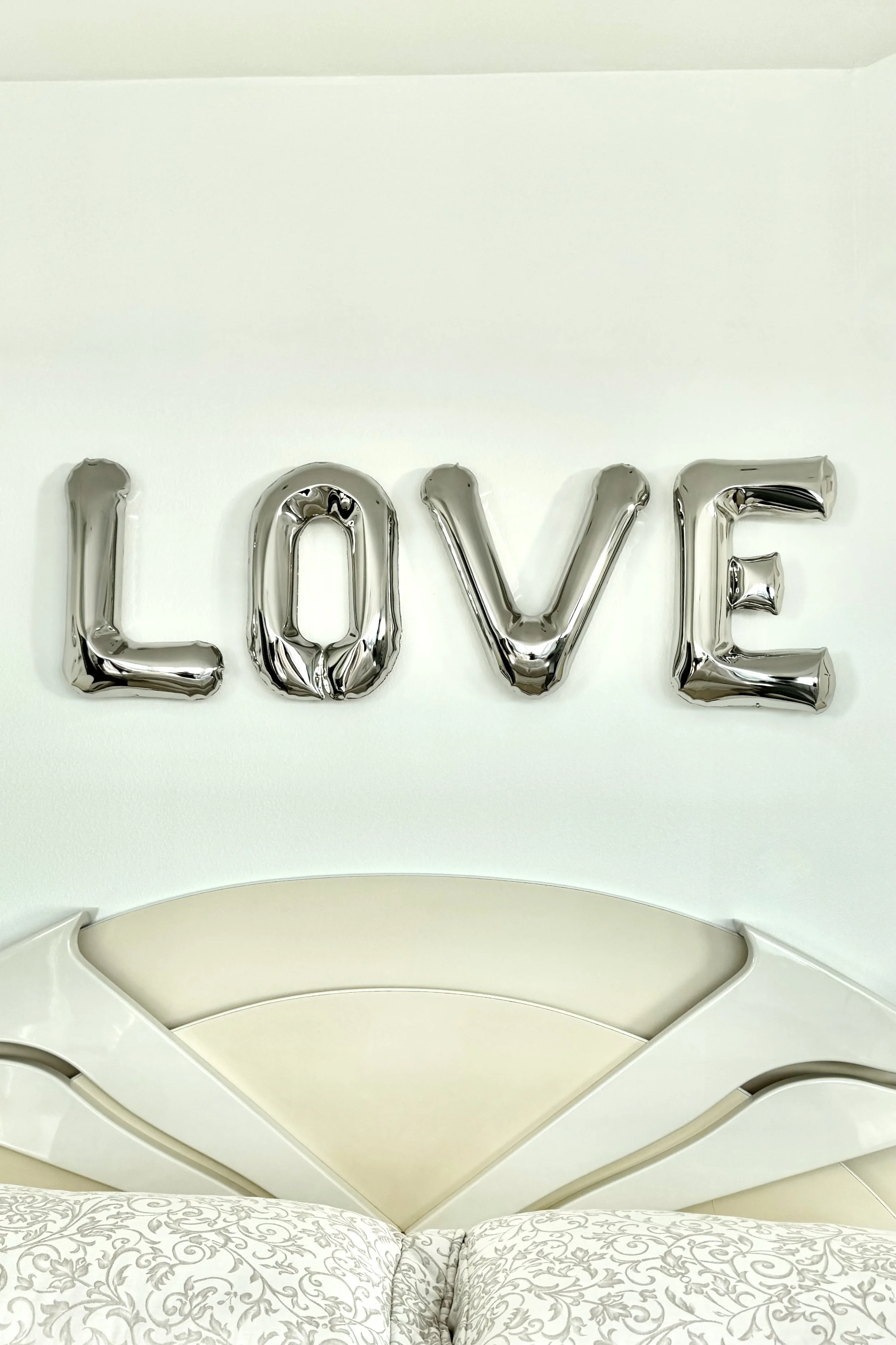 LOVE - wall mounted